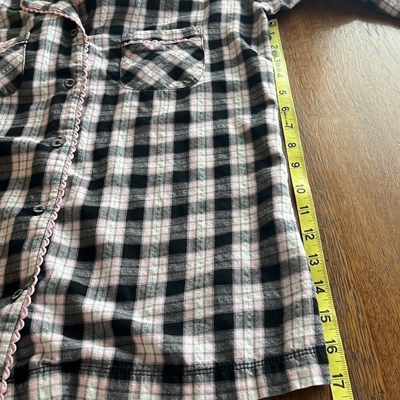 Victoria Secret Pajama Top black white pink plaid roll tabs sleeves Size S - Picture 11 of 13